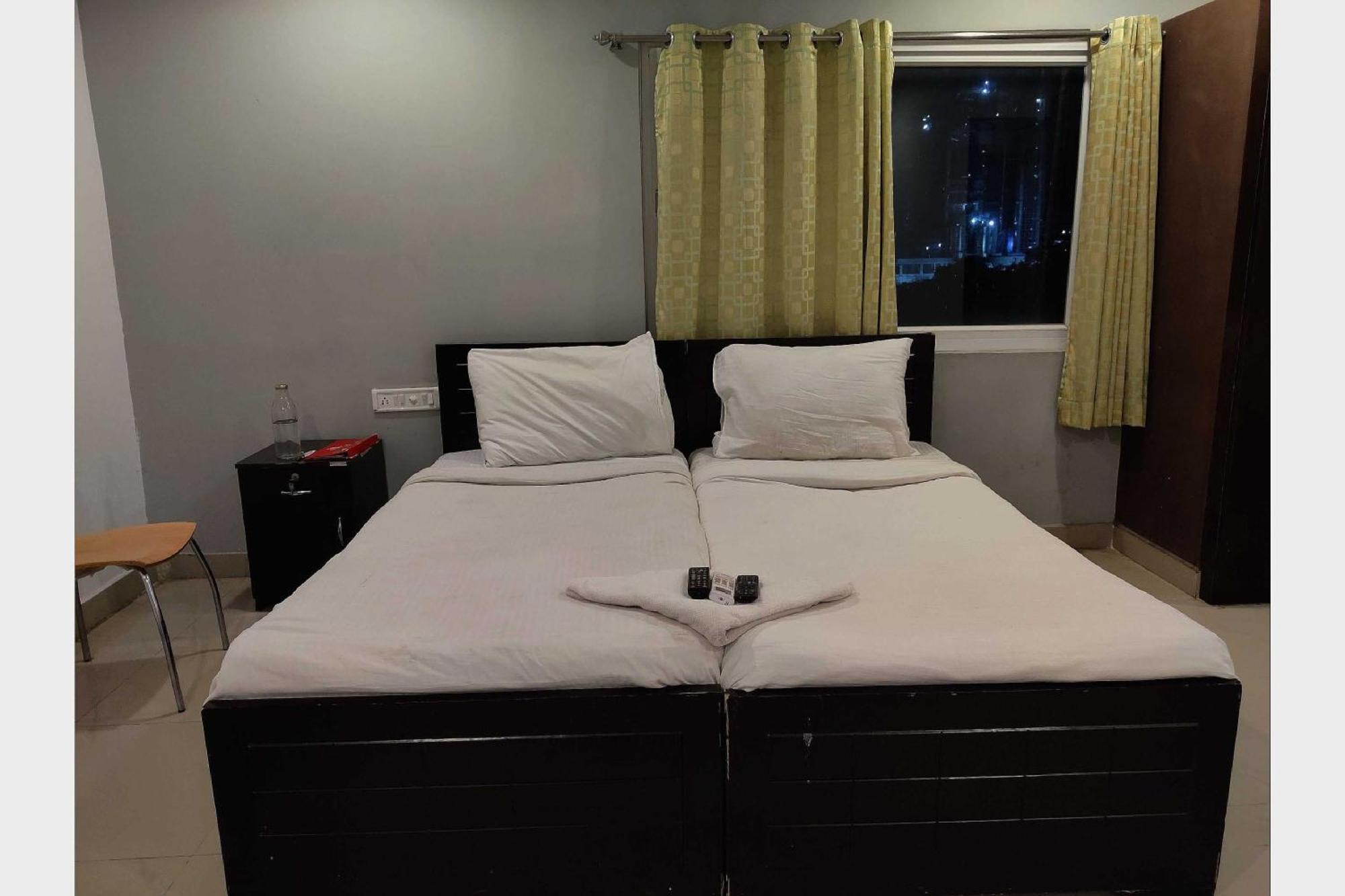 Hotel O White Solitaire Ludhiana Exterior foto
